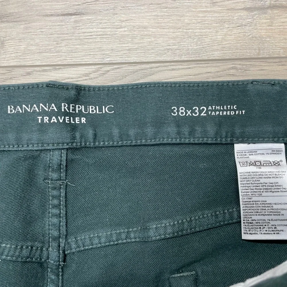 Banana Republic Traveler Pants Mens 38x32 Green Athletic Tapered Fit 360745-04